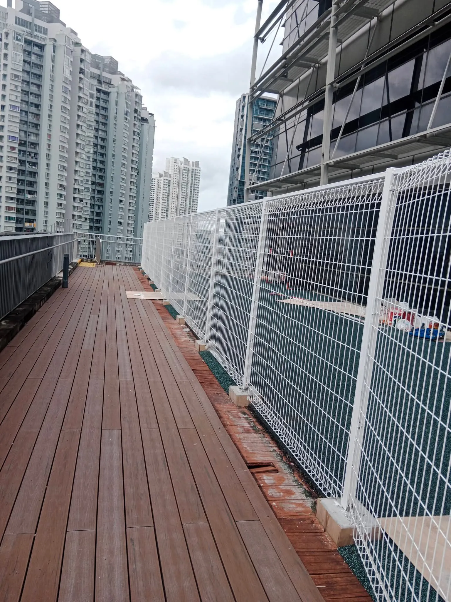 Installation BRC Fencing  Commercial Building Rooftop